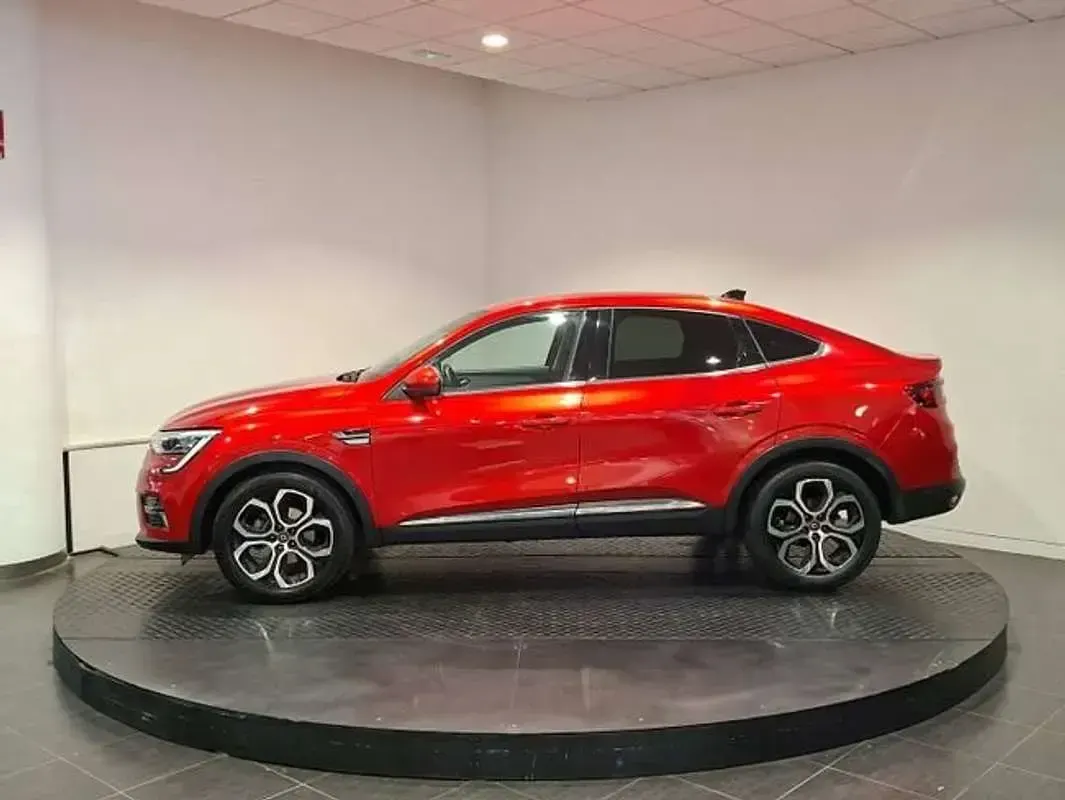 Usado Renault Arkana Zen 145 CV (106 kW) 2022 Rojo SUV