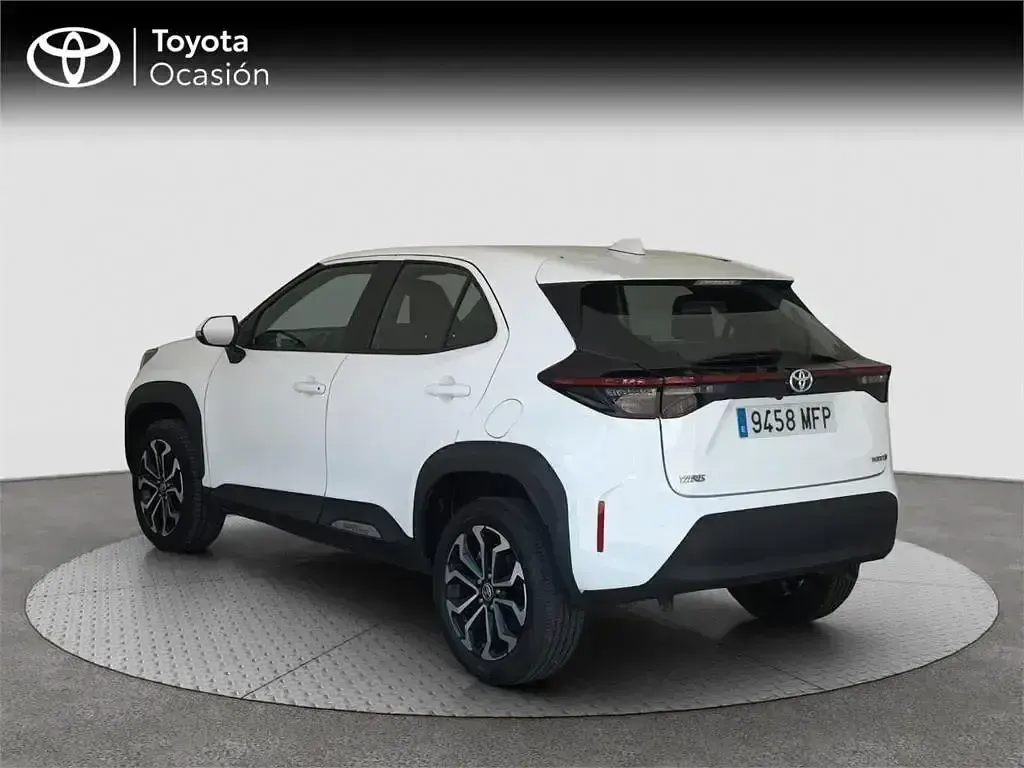 Usado Toyota Yaris Cross Active 116 CV (85 kW) 2023 Blanco SUV