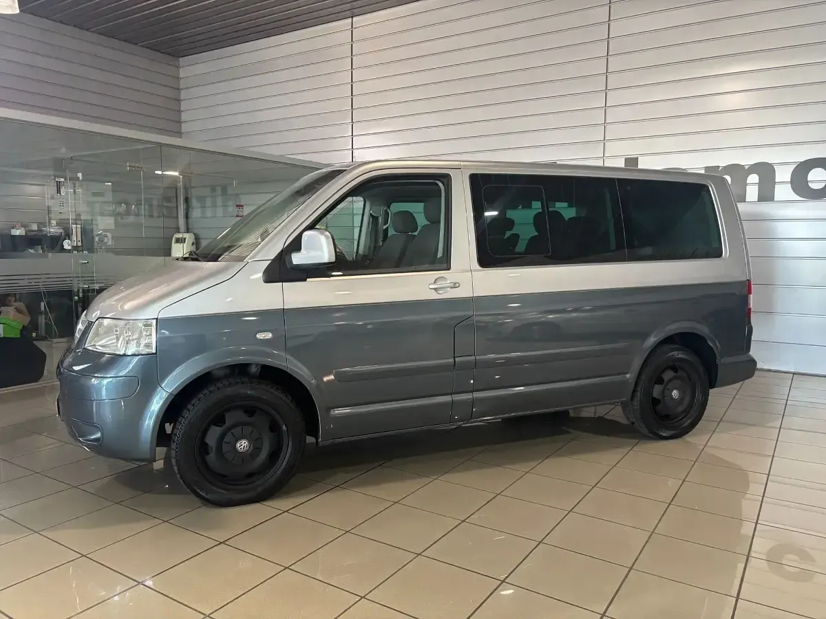 Usado VW Multivan Startline 174 CV (127 kW) 2007 Gris / plata Monovolumen