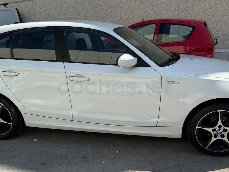 Usado BMW 116 122 CV (89 kW) 2008 Blanco Utilitario