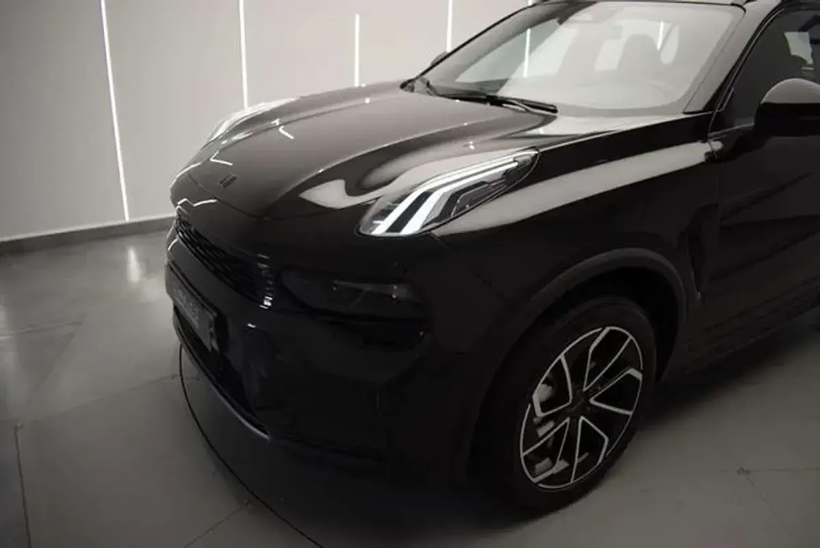 Usado Lynk & Co 01 279 CV (205 kW) 2026 Negro SUV