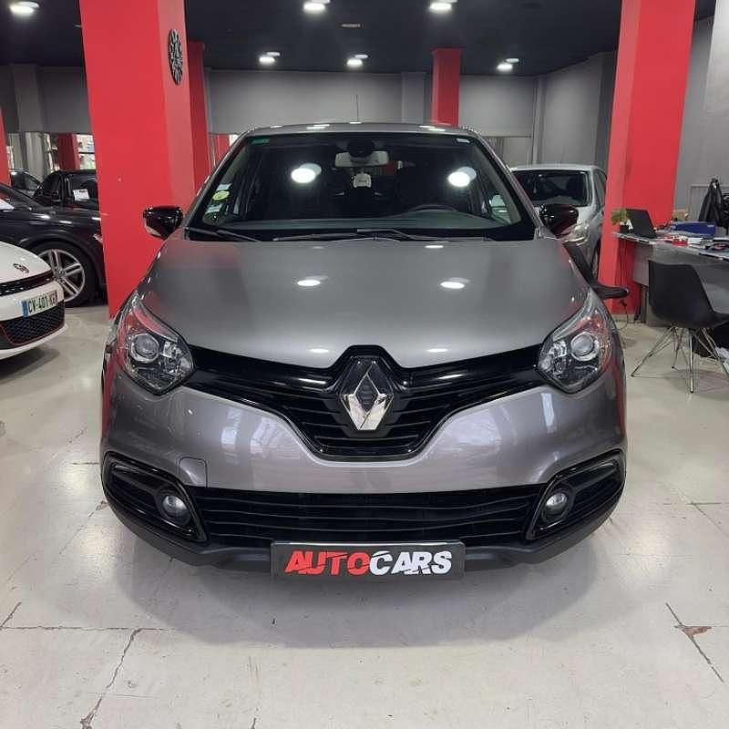 Usado Renault Captur Intens 90 CV (66 kW) 2017 Gris SUV