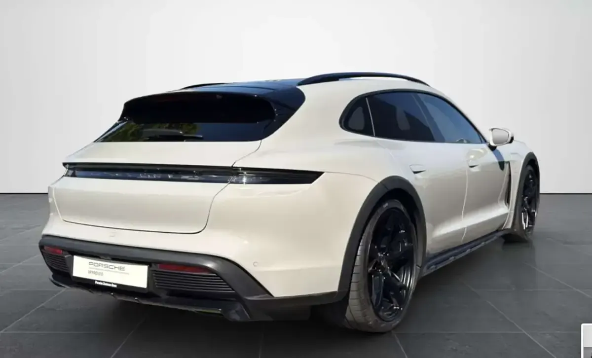 Usado Porsche Taycan 350 kW (476 CV) 2023 Gris Familiar