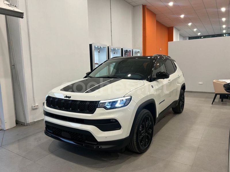 Blanco Nuevo 2025 Jeep Compass North SUV | 35.900 € (Precio justo) - Imagen 1/4