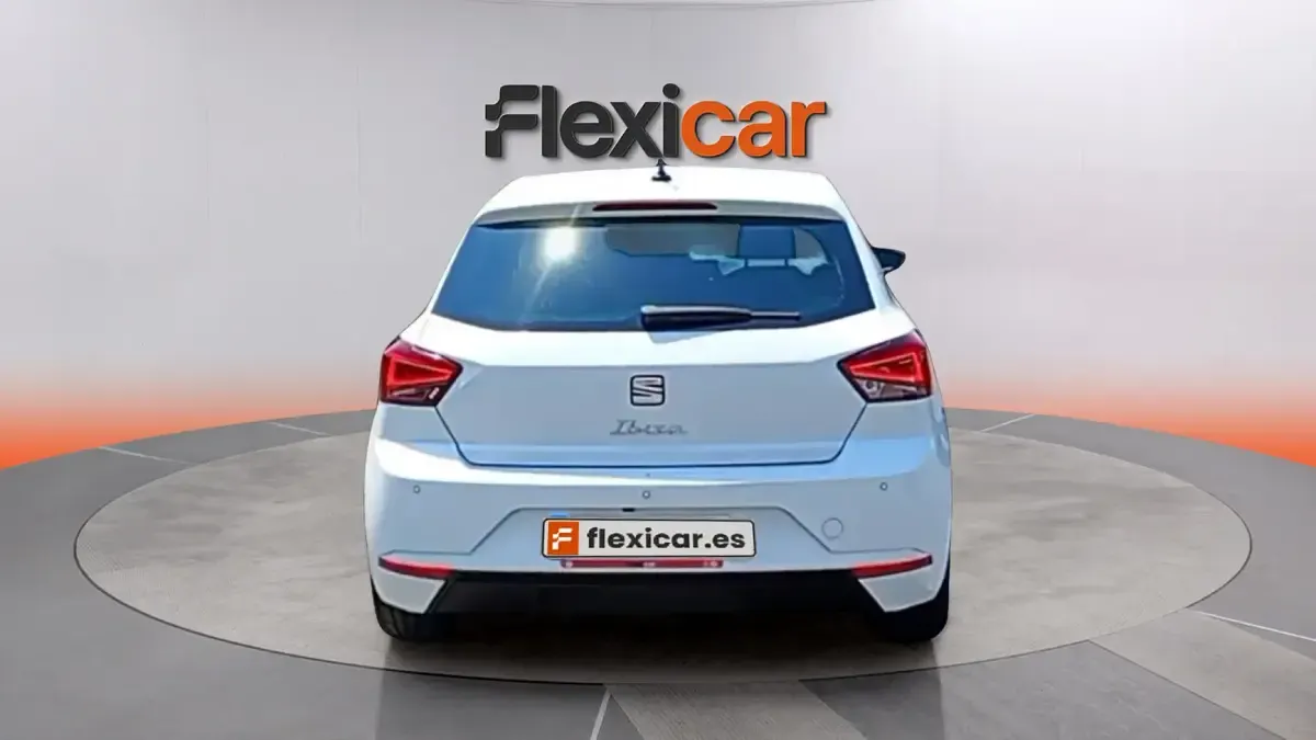Usado Seat Ibiza 116 CV (85 kW) 2024 Gris Utilitario