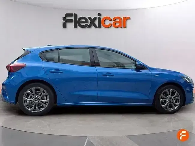 Używany Ford Focus ST-Line 125 KM (91 kW) 2023 Niebieski