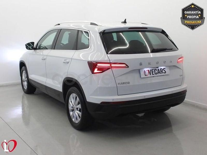 Usado Skoda Karoq Ambition 150 CV (110 kW) 2023 Blanco SUV