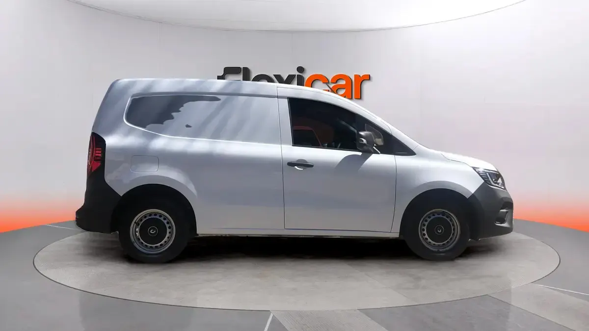 Usado Renault Kangoo 131 CV (96 kW) 2023 Blanco Monovolumen