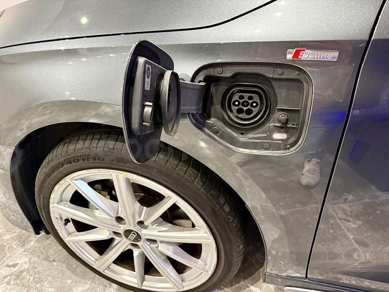 Usado Audi A3 S-Line 204 CV (150 kW) 2021 Gris / plata Berlina