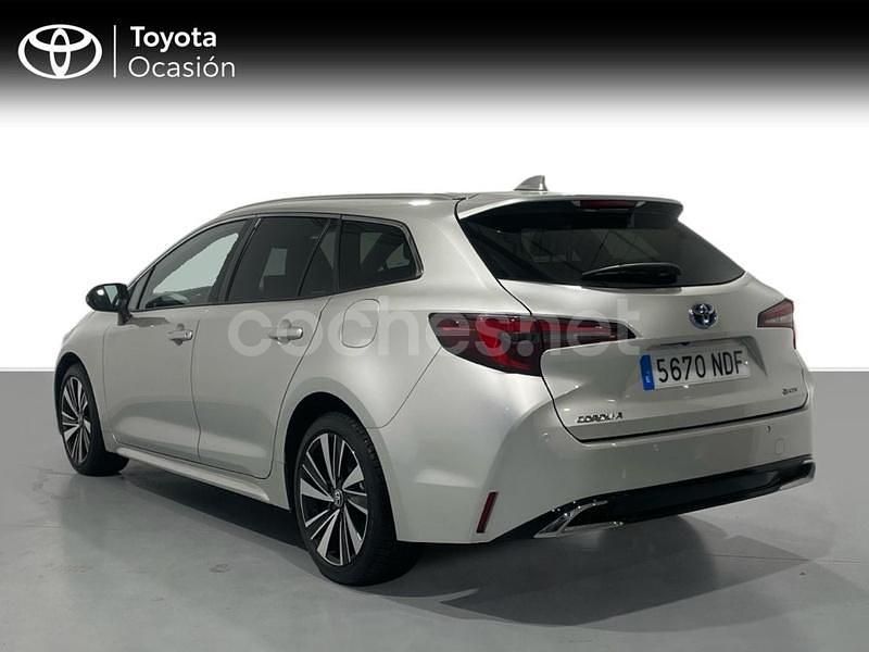 Usado Toyota Corolla Edition 140 CV (102 kW) 2025 Gris / plata Berlina