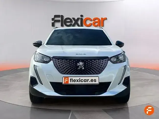 Usado Peugeot 2008 Allure 130 CV (95 kW) 2023 Blanco SUV