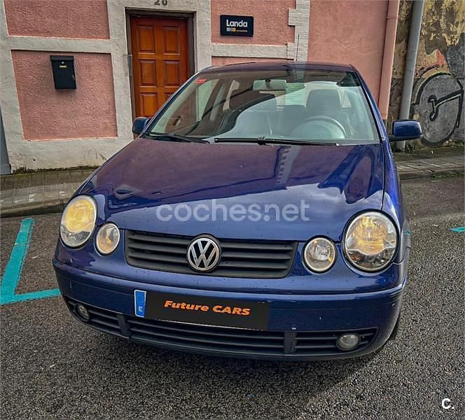 Azul Usado 2005 VW Polo Trendline Berlina | 2990 € (Buen precio) - Imagen 1/4
