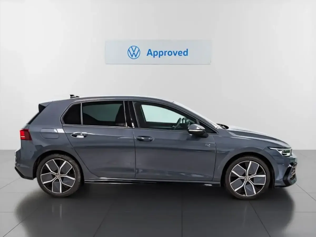 Usado VW Golf VIII R-line 150 CV (110 kW) 2025