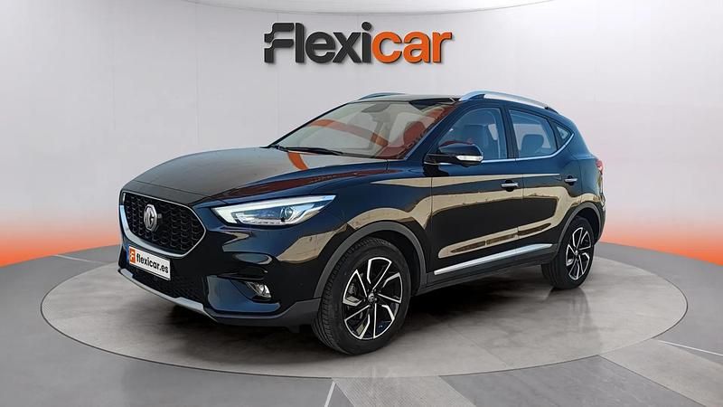 Begagnad MG ZS Luxury 111 HK (81 kW) 2023 Svart Sedan