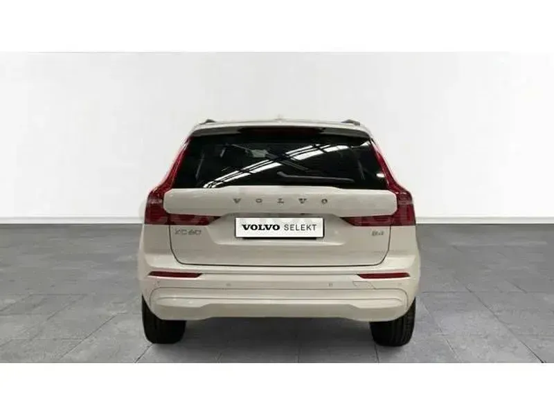 Usado Volvo XC60 Core 197 CV (144 kW) 2024 Blanco SUV