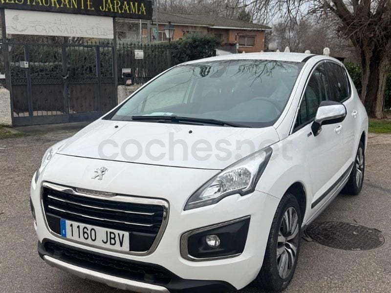 Usado Peugeot 3008 Style 120 CV (88 kW) 2014 Blanco Familiar