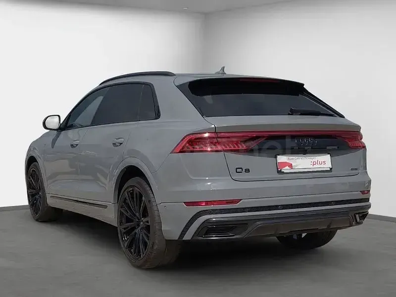 Usado Audi Q8 286 CV (210 kW) 2023 Gris / plata SUV