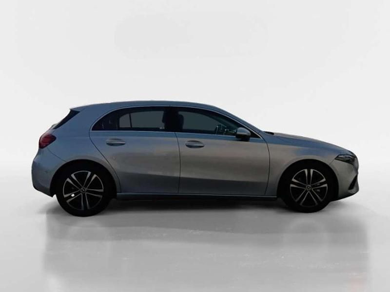 Usado Mercedes A180 136 HP (100 kW) 2025 Sedan