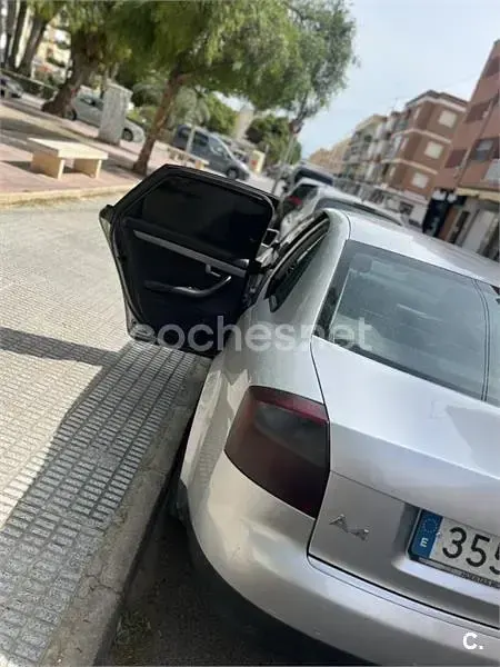 Usado Audi A4 180 CV (132 kW) 2002 Gris / plata Berlina