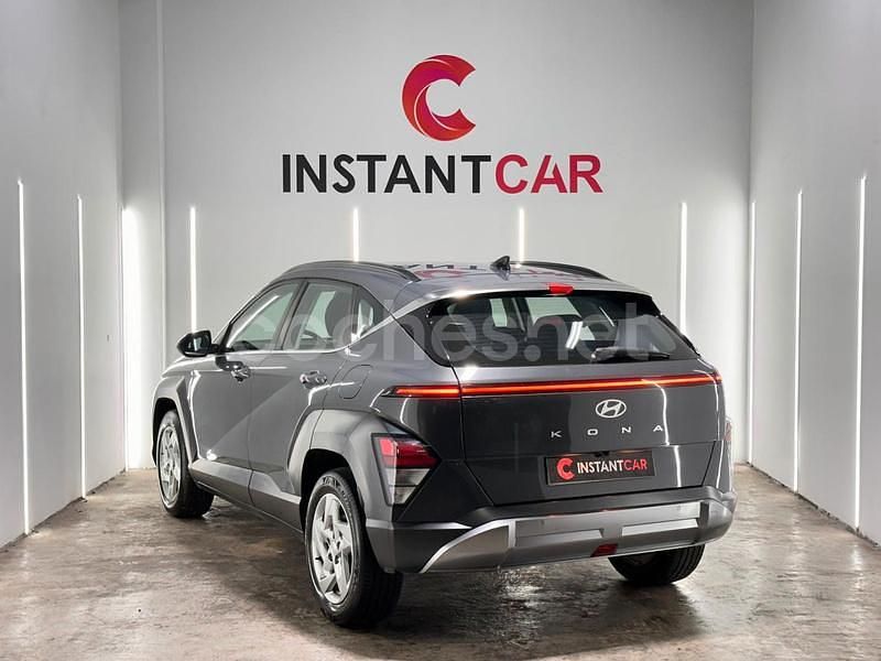 Usado Hyundai Kona 120 CV (88 kW) 2023 Gris / plata SUV