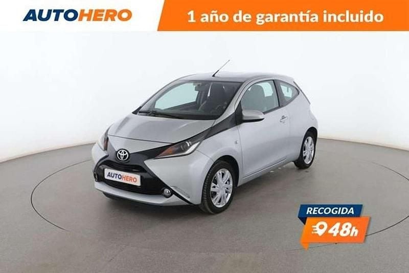 Gris Usado 2015 Toyota Aygo X-play Utilitario | 8199 € (Precio justo) - Imagen 1/3