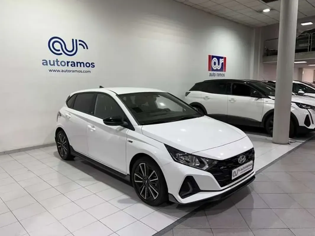 Usado Hyundai i20 N Line 84 CV (61 kW) 2023 Blanco Berlina