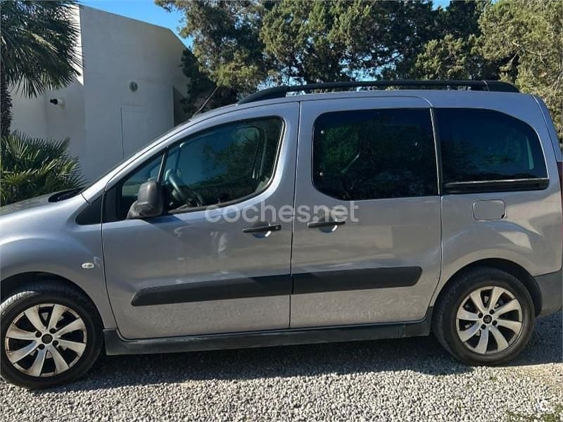Usado Citroën Berlingo Feel 110 CV (80 kW) 2015 Gris / plata Monovolumen