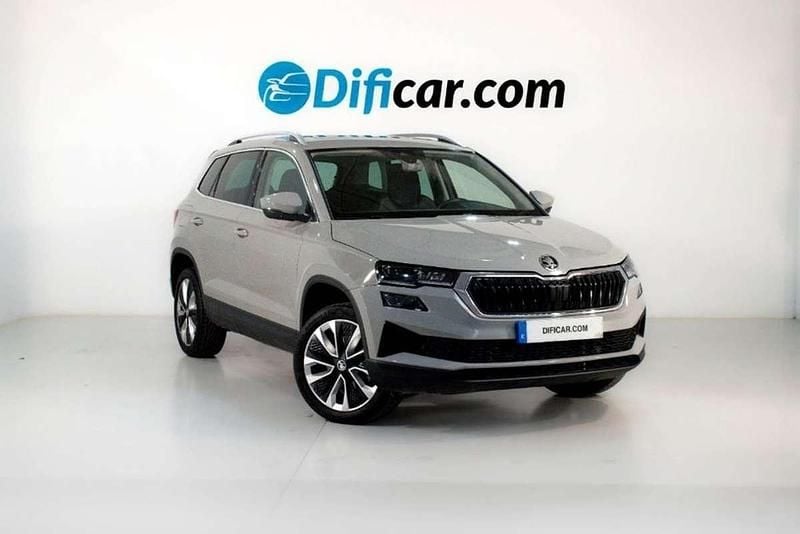 Usado Skoda Karoq Ambition 150 CV (110 kW) 2024 Gris SUV