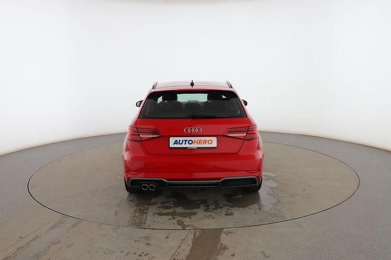 Usado Audi A3 Sportback S-Line 150 CV (110 kW) 2019 Rojo Utilitario