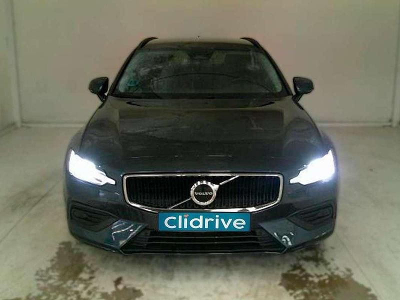 Begagnad Volvo V60 Core 197 HK (144 kW) 2023 Blå Kombi