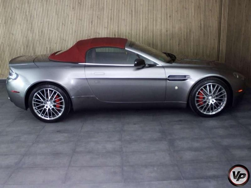 Usado Aston Martin Vantage 426 CV (313 kW) 2010 Gris Coupe