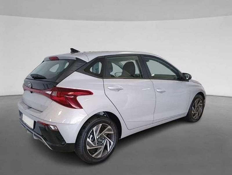 Usado Hyundai i20 101 HP (74 kW) 2025 Cinzento Citadino
