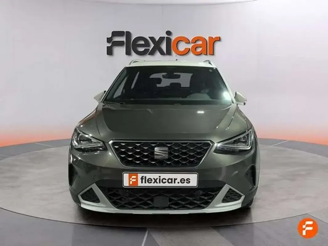 Usado Seat Arona Xperience 150 CV (110 kW) 2024 Verde SUV