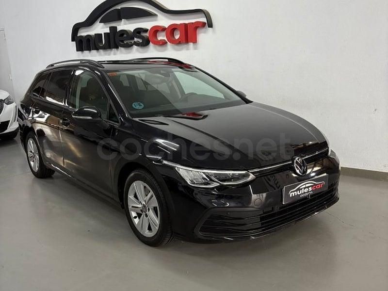 Usado VW Golf VIII Life 115 CV (84 kW) 2021 Negro Familiar