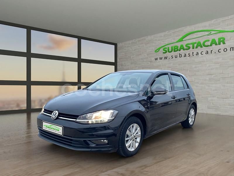 Negro Usado 2019 VW Golf Berlina | 12.500 € (Precio justo) - Imagen 1/4