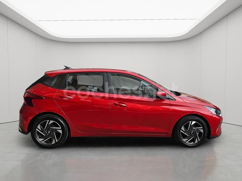 Usado Hyundai i20 84 CV (61 kW) 2022 Granate Berlina