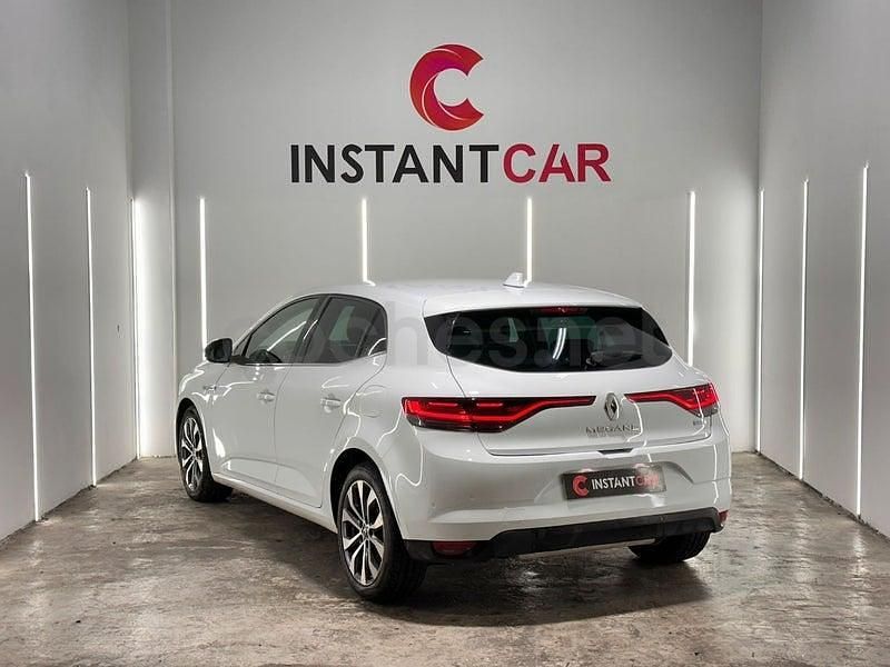 Käytetty Renault Mégane Equilibre 160 HP (117 kW) 2023 Valkoinen Sedan