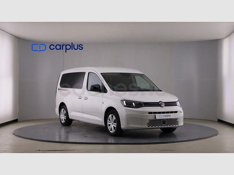 Usado VW Caddy Maxi 122 CV (89 kW) 2023 Blanco candy sólido Monovolumen