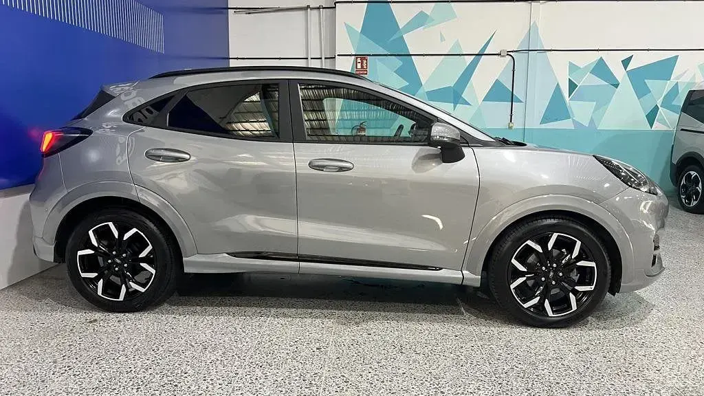 Usado Ford Puma ST-Line X 125 CV (91 kW) 2022 Plata solar (metalizado) SUV