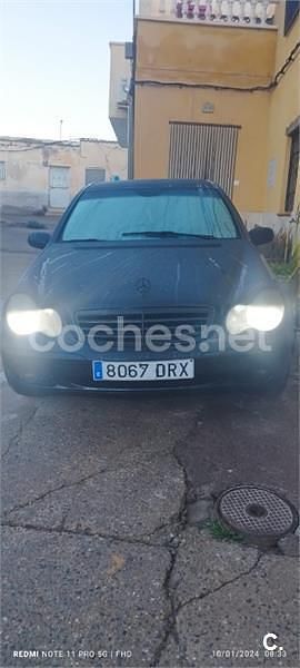 Negro Usado 2004 Mercedes C200 Classic Berlina | 3450 € (Buen precio) - Imagen 1/4