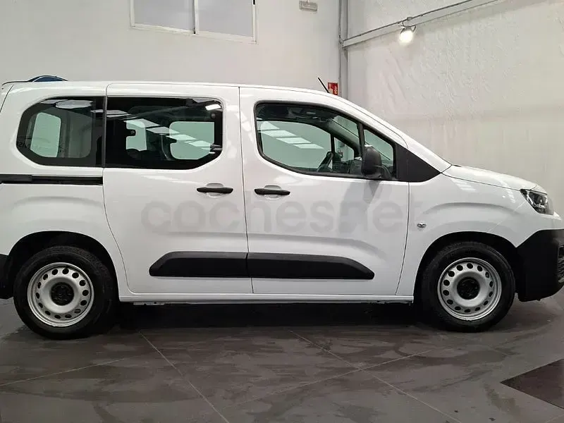 Usado Citroën e-Berlingo Live 102 CV (75 kW) 2021 Blanco Monovolumen