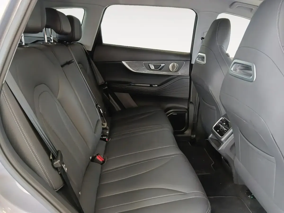 Usado Ebro s700 Luxury 347 CV (255 kW) 2025 Gris/plata SUV
