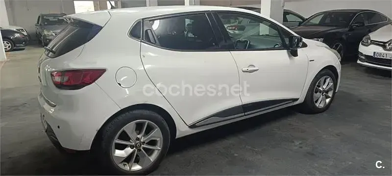 Usado Renault Clio IV Collection 75 CV (55 kW) 2015 Blanco Berlina