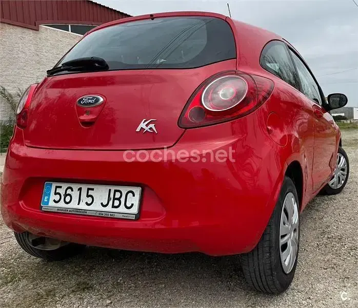 Usado Ford Ka 69 CV (50 kW) 2014 Rojo Berlina