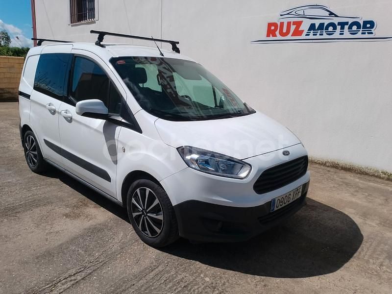 Blanco Usado 2017 Ford Tourneo Courier Ambiente Monovolumen | 7690 € (Precio justo) - Imagen 1/4