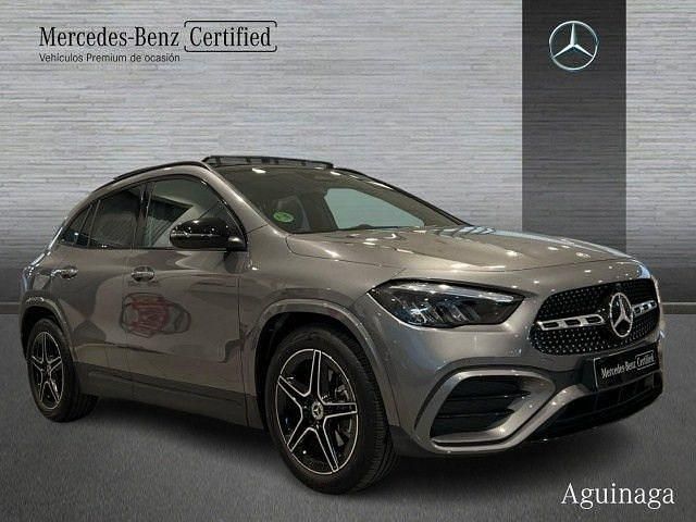 Usado Mercedes GLA200 AMG line 150 CV (110 kW) 2025 Gris montaña SUV