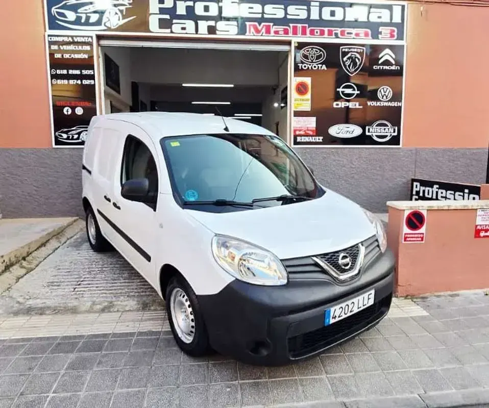 Usado Nissan NV250 90 CV (66 kW) 2020 Blanco Van