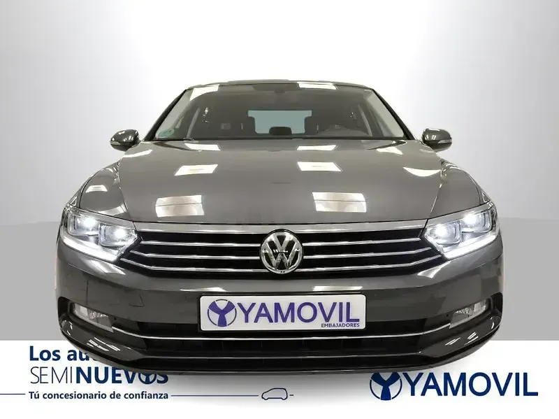 Usado VW Passat Advance 150 CV (110 kW) 2016 Gris / plata Berlina