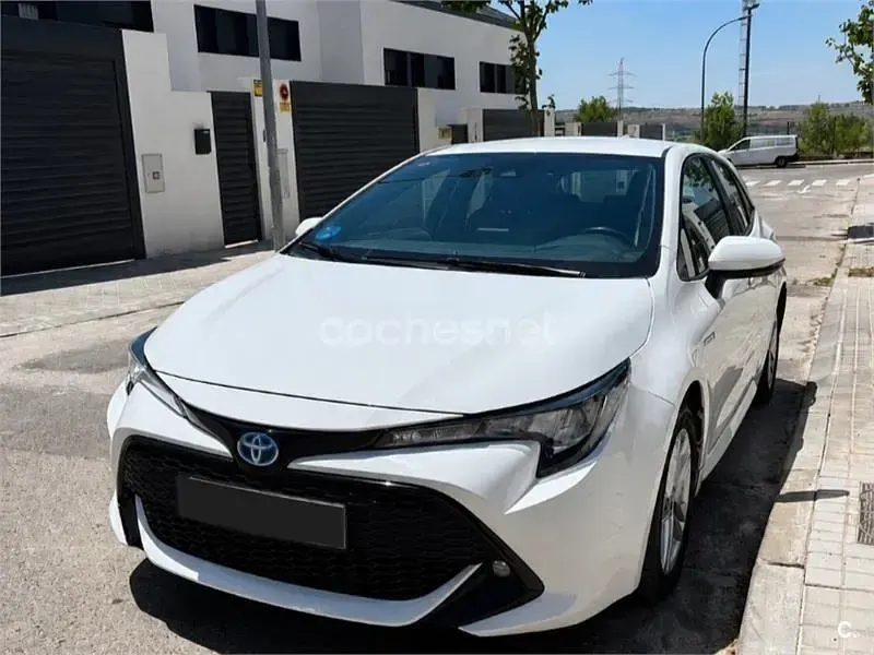 Usado Toyota Corolla Active 122 CV (89 kW) 2021 Blanco Berlina