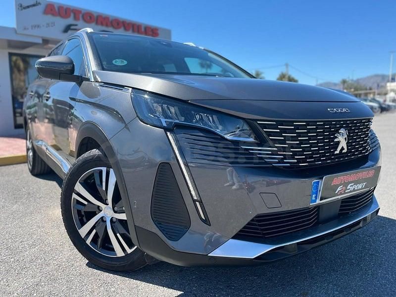 Usado Peugeot 5008 Allure 130 CV (95 kW) 2021 Gris / plata SUV